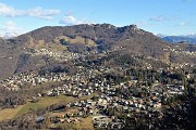 17 Altra bella vista su Selvino-Aviatico con Cornagera e Monte Poieto